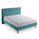 Découvrez notre lit moderne, rappelant une pièce maîtresse de salle d'exposition, avec une tête de lit et une base rembourrées bleu sarcelle. Il est doté d'un matelas blanc épais et touffeté qui respire la qualité et le confort pour une retraite reposante ultime. Canape Paris by Atelier Bis