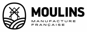 logo-moulins Logo noir et blanc représentant un moulin à vent associé au texte « MOULINS MANUFACTURE FRANÇAISE ». Cet emblème allie harmonieusement savoir-faire traditionnel et qualité exceptionnelle, symbolisant le summum de l'excellence artisanale française. Canape Paris by Atelier Bis