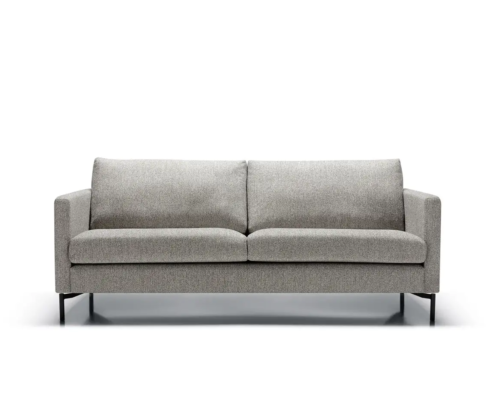 Canapé rembourré gris avec deux coussins d'assise et deux coussins de dossier, disposés sur un fond blanc. Canape Paris by Atelier Bis